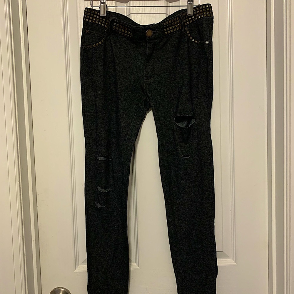 Romeo and Juliet Couture distressed, studded Jeggings size Medium